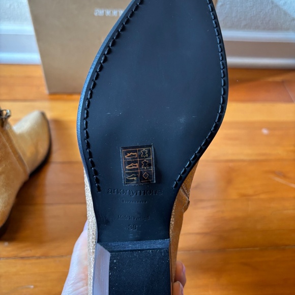 Tackle metallic gold boots - Picture 3 of 10